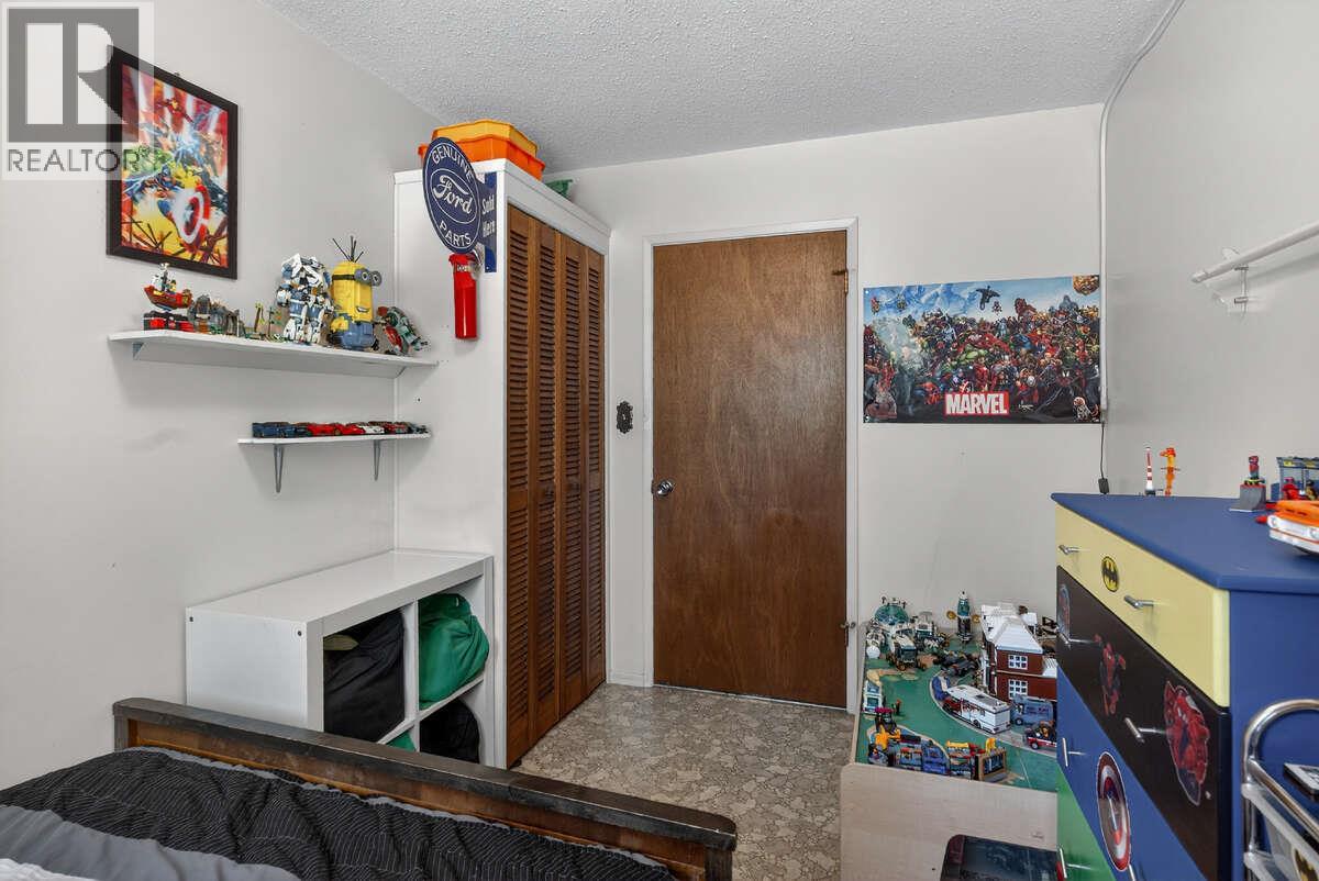 502 Pine Street - 22