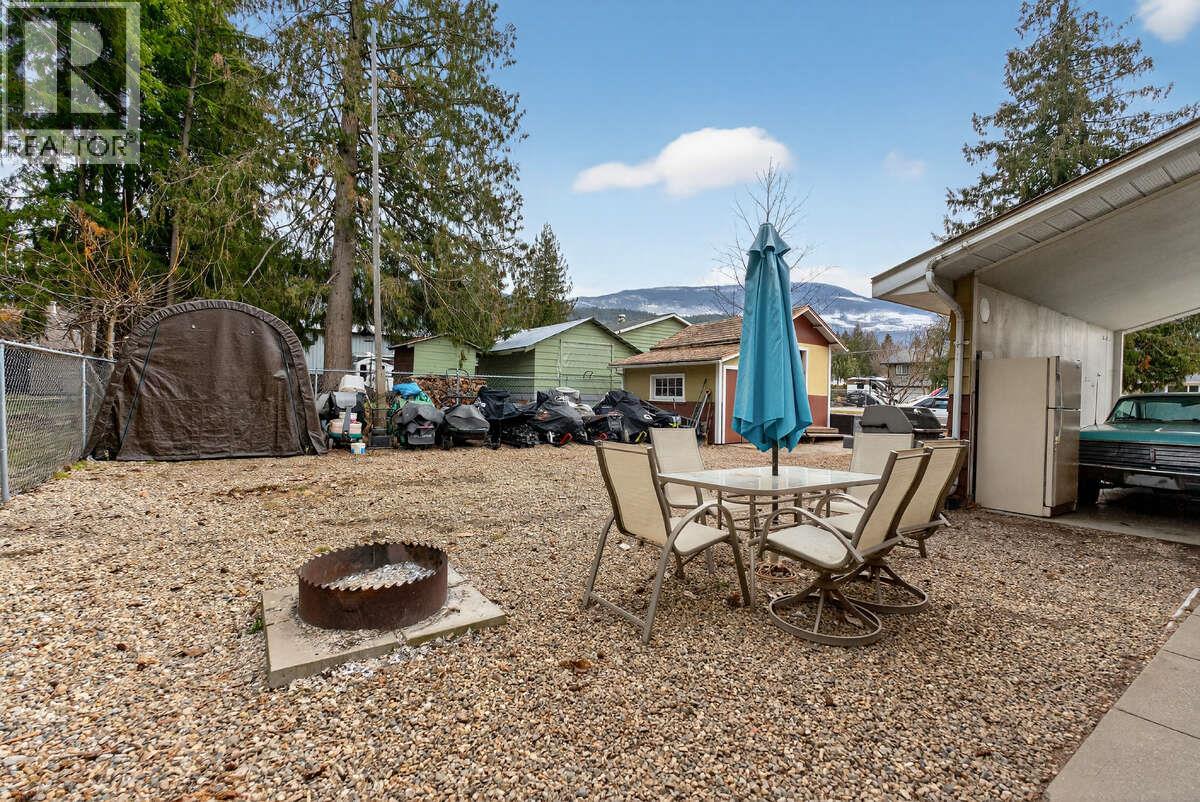 502 Pine Street, Sicamous