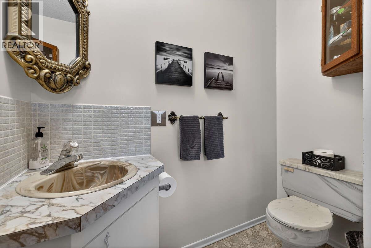 502 Pine Street, Sicamous