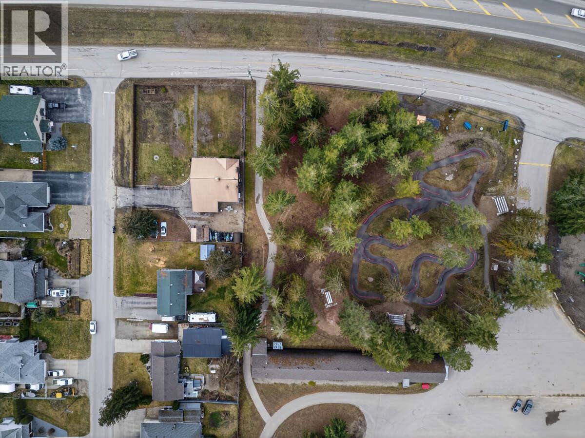 502 Pine Street, Sicamous