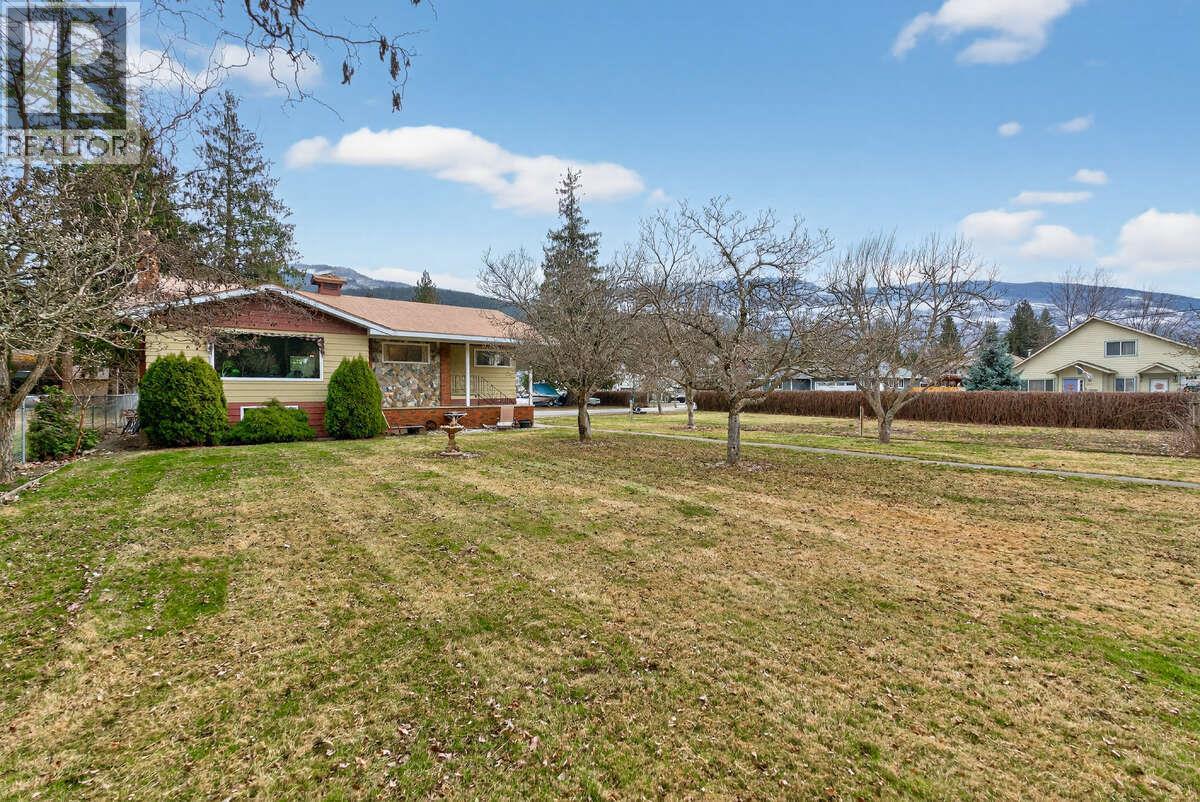  502 Pine Street, Sicamous