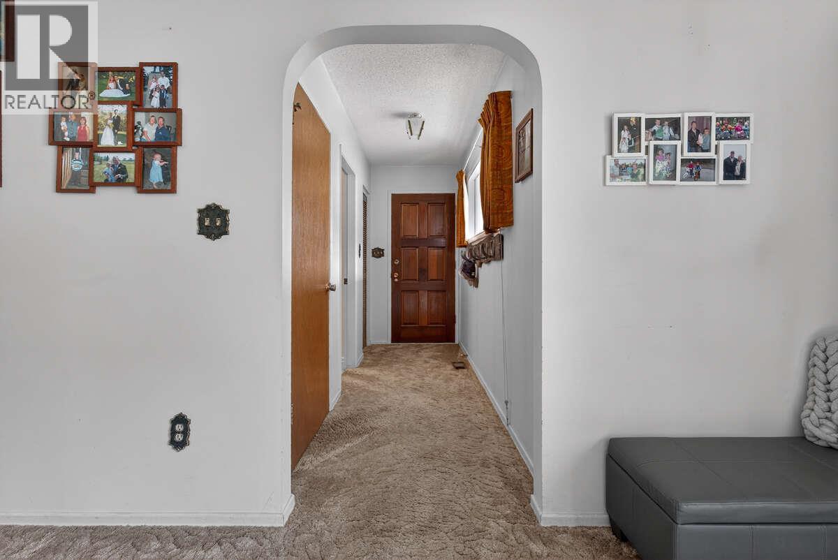 502 Pine Street, Sicamous