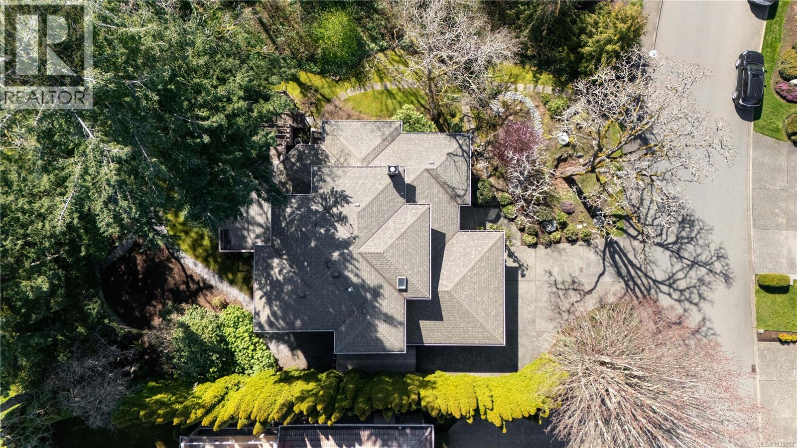 1045 VALEWOOD TRAIL - 58