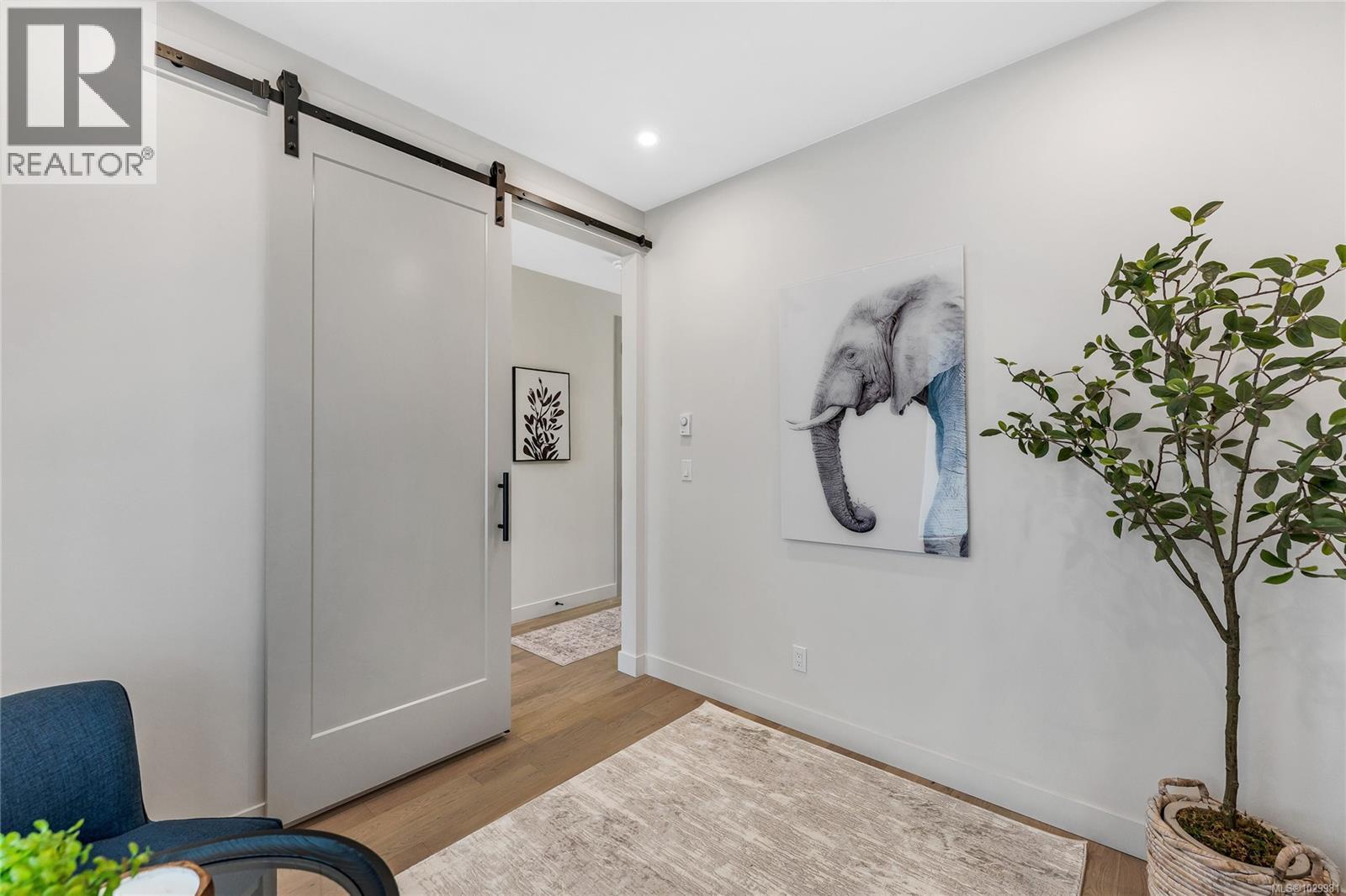 4 3333 Henderson Road, Oak Bay