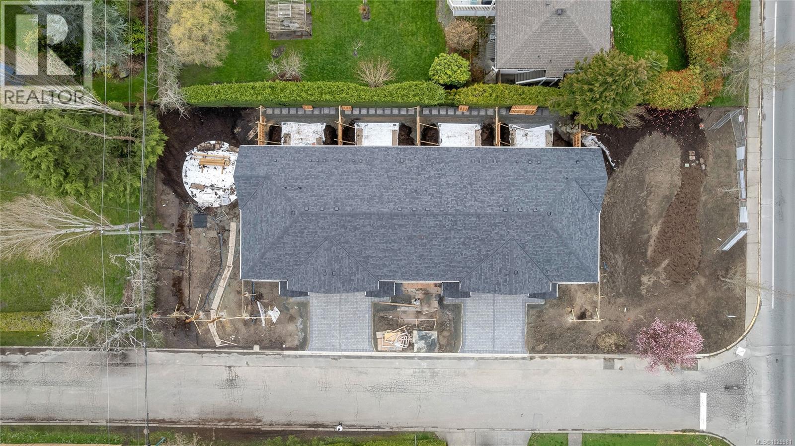 4 3333 Henderson Road, Oak Bay