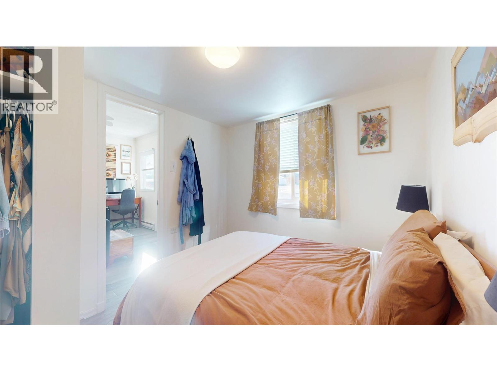 522 7 Street S - 9