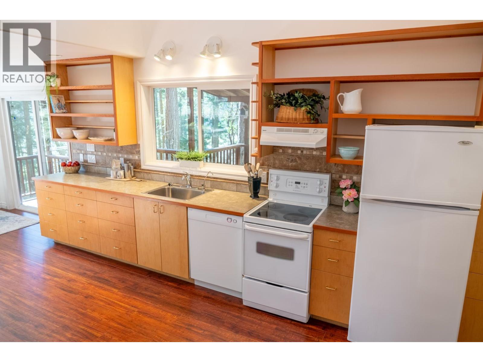 9868 CASTLE ROAD, Pender Island