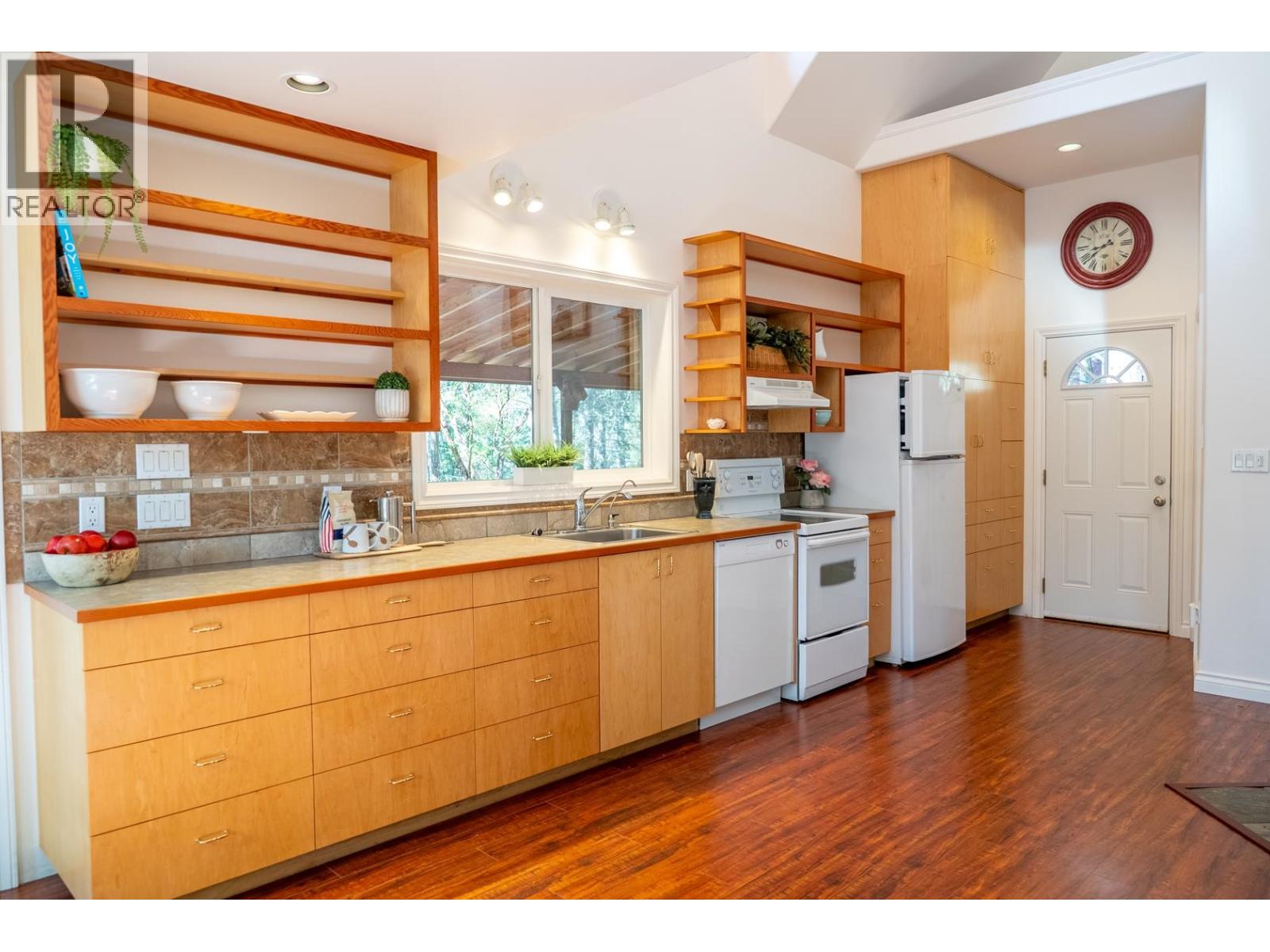 9868 CASTLE ROAD, Pender Island