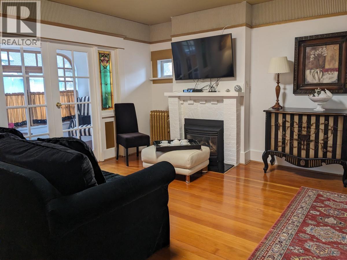 1631 DUNBAR Street - photo 2