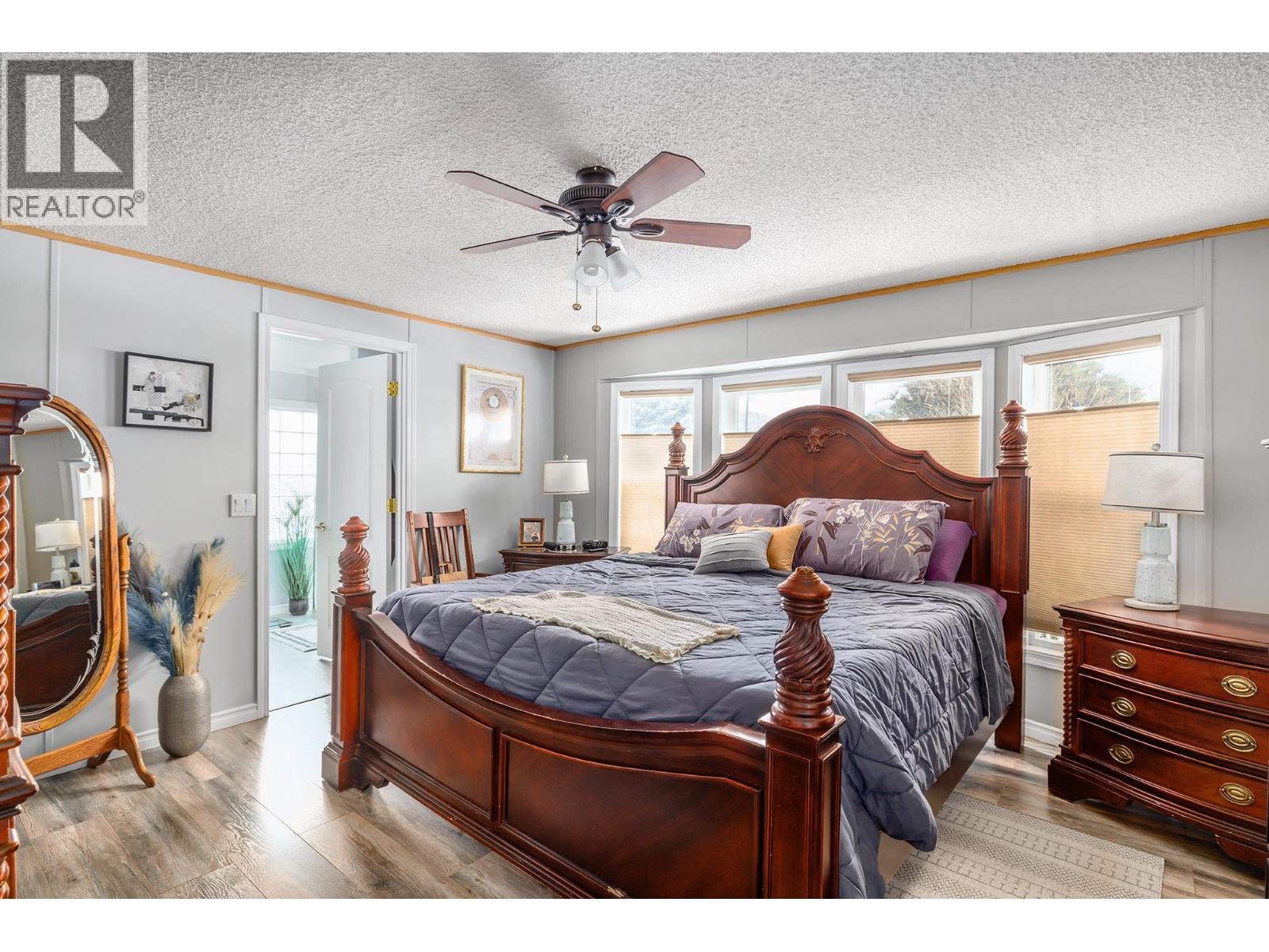 #212 720 COMMONWEALTH ROAD - 12