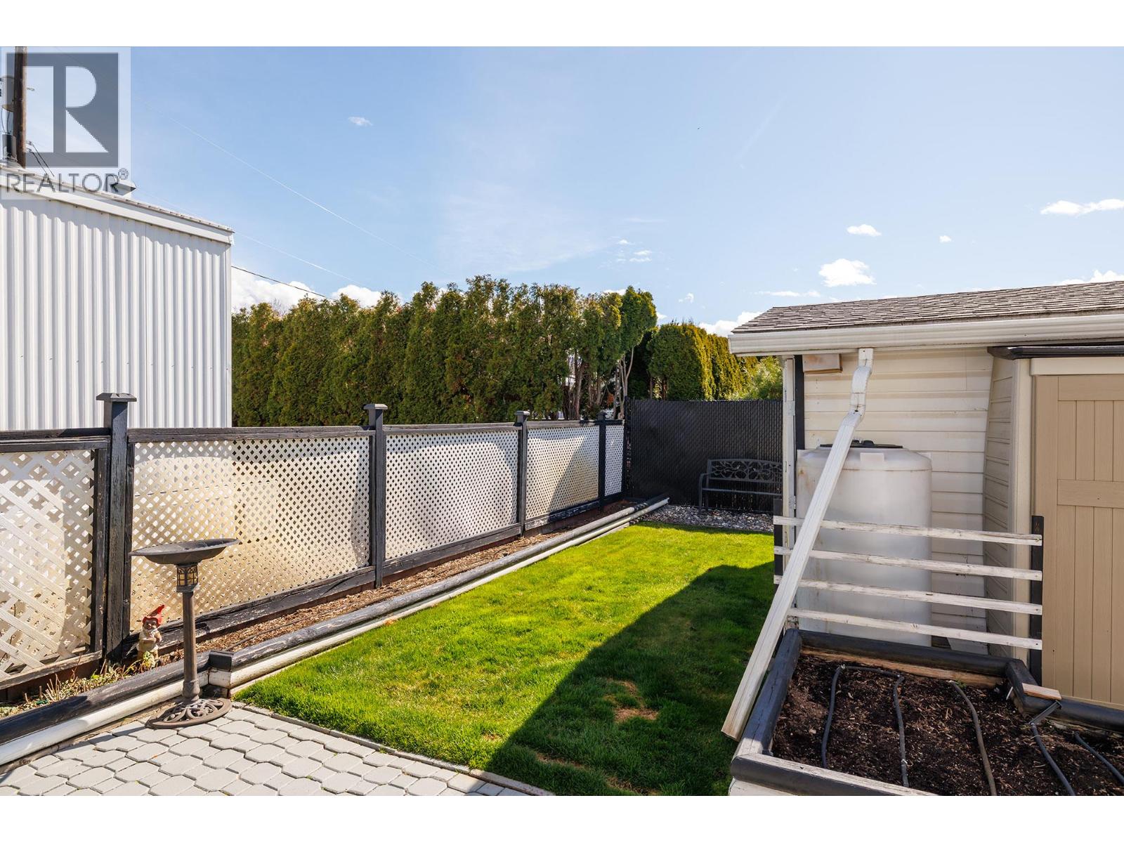 #212 720 COMMONWEALTH ROAD - 29