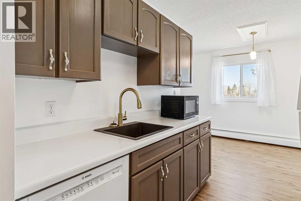 Single Family House for Sale in    Avenue SE Acadia Calgary 