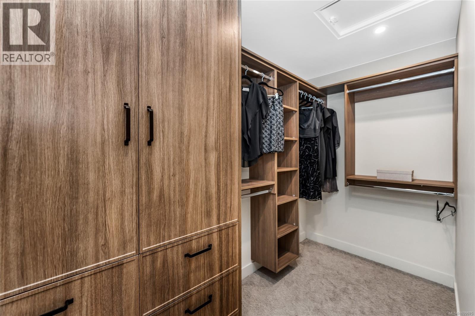 3 3333 Henderson Road, Oak Bay