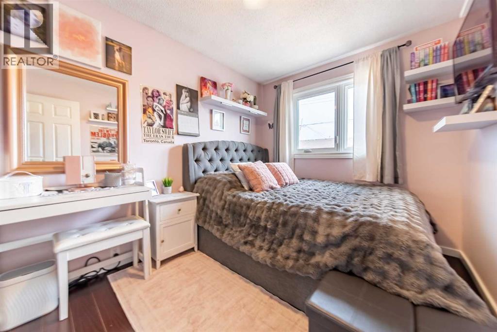 7836 20A Street SE, Calgary, Alberta