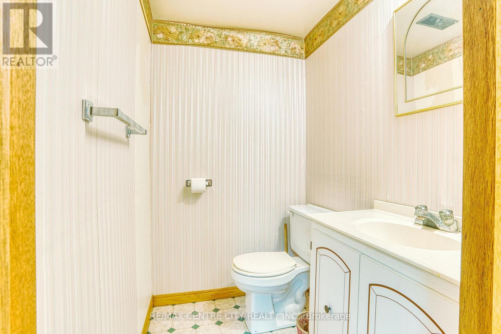 520 VICTORIA STREET Property Photo