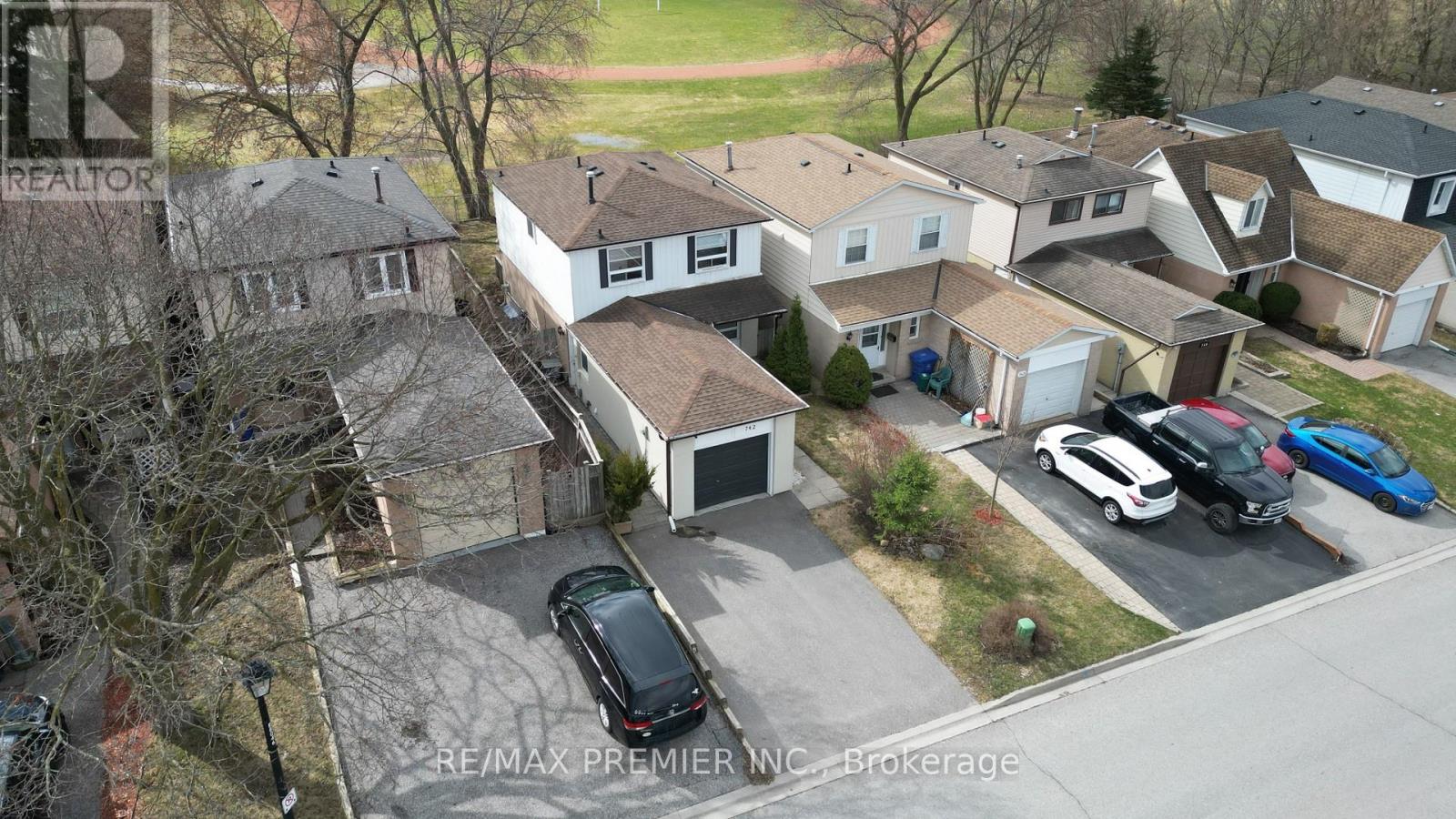742 BEMAN DRIVE,Newmarket (Huron Heights-Leslie Valley),,