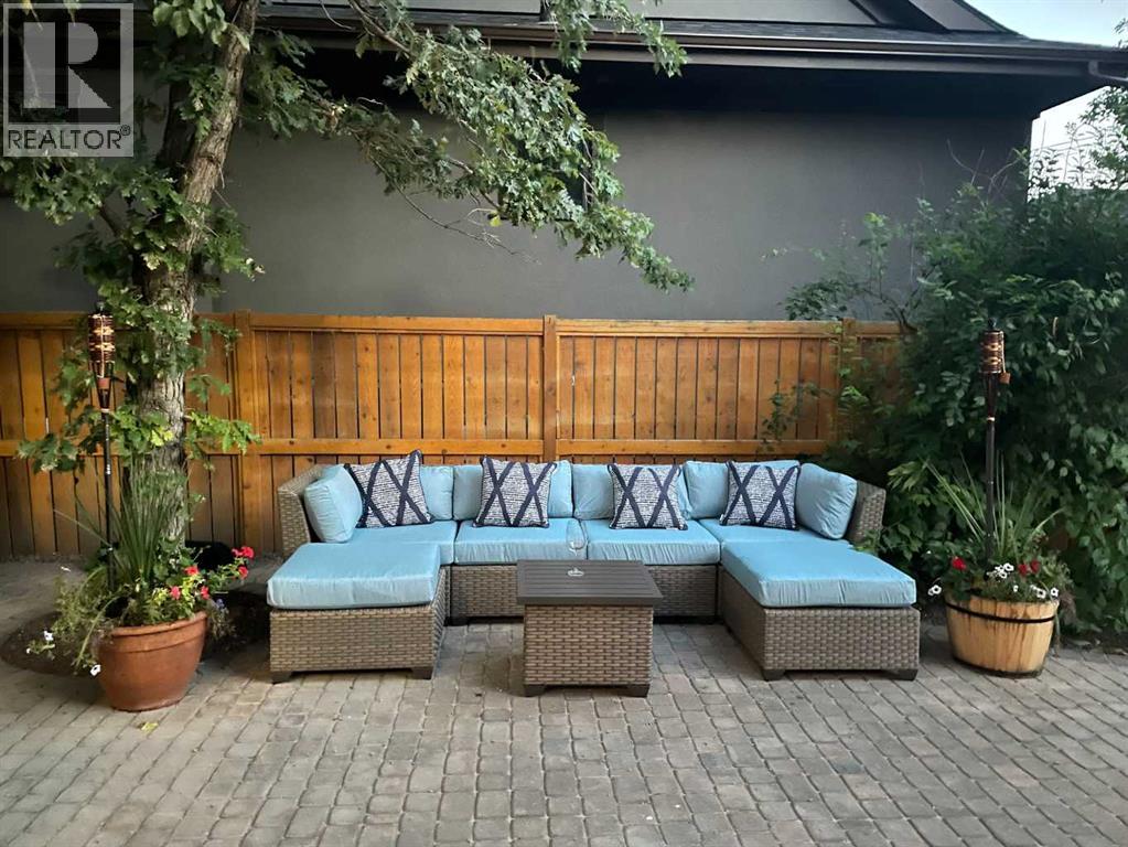 Single Family House for Sale in   Street SW Elbow Park Calgary 