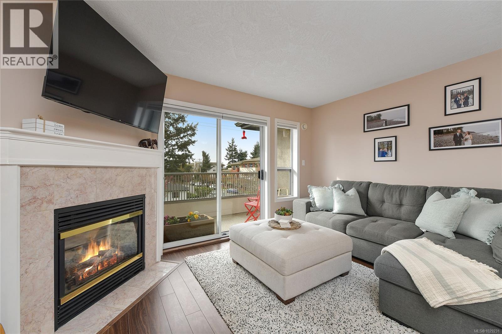 302 9945 Fifth Street, Sidney