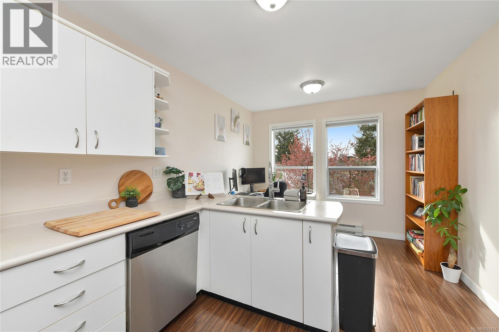 302 9945 Fifth Street, Sidney