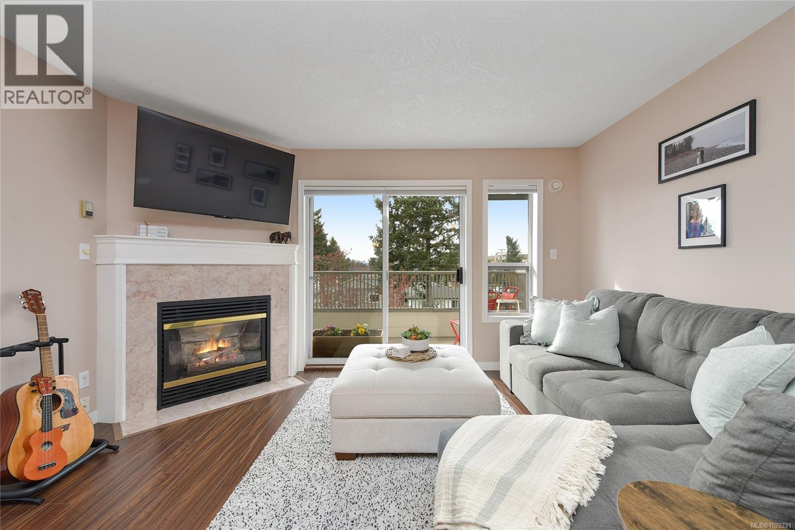 302 9945 Fifth Street, Sidney