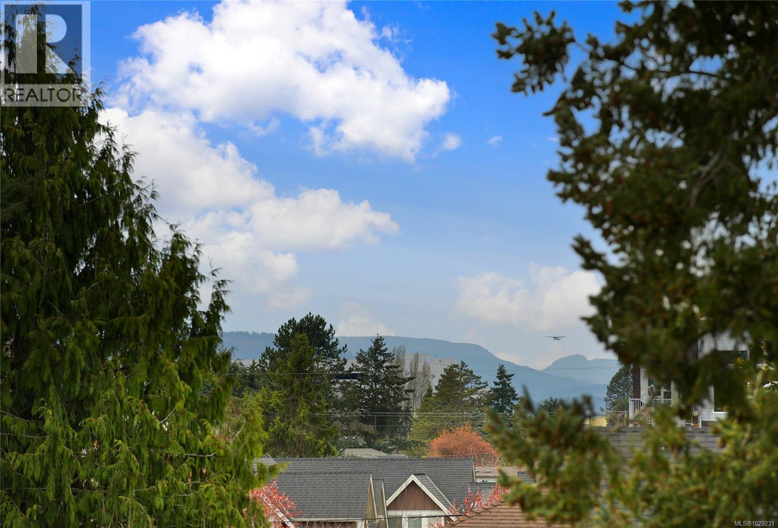 302 9945 Fifth Street, Sidney