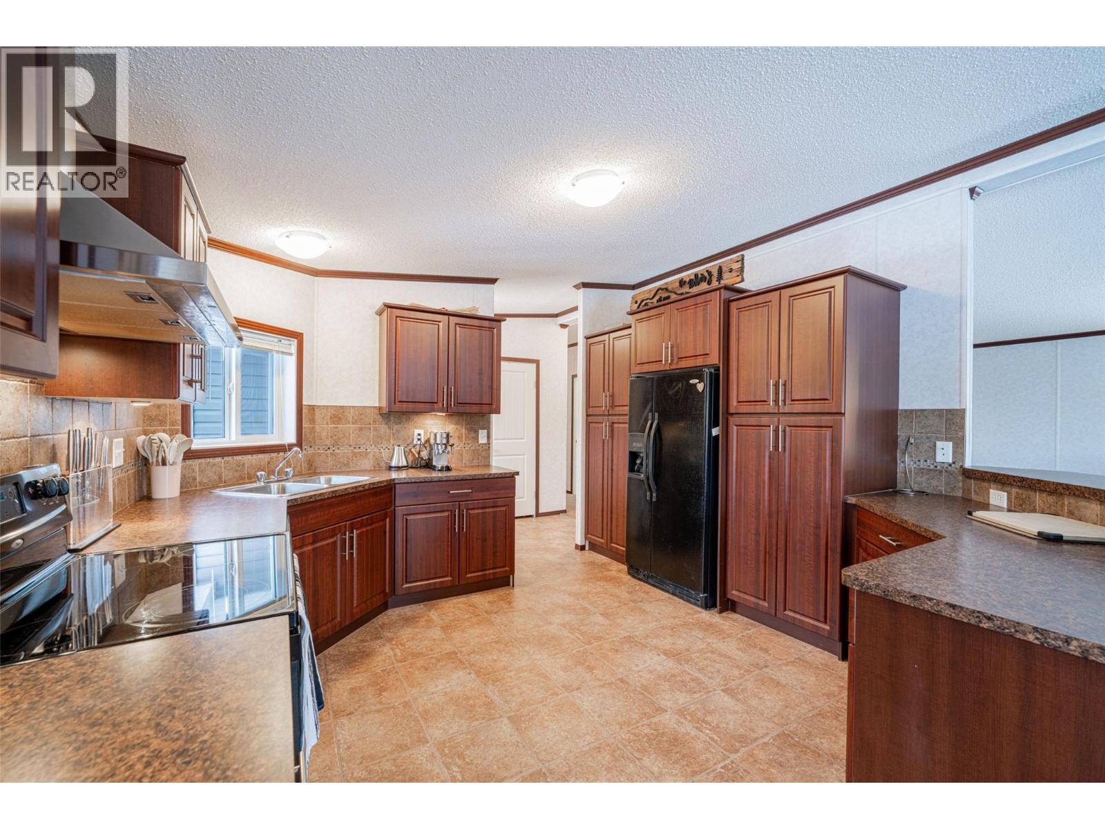 650 BLUENOSE ROAD - 25