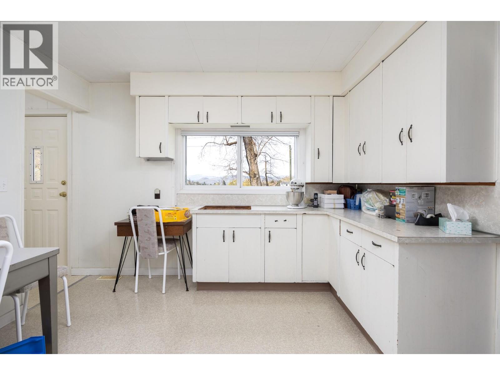 9050 Kalamalka Road, Coldstream