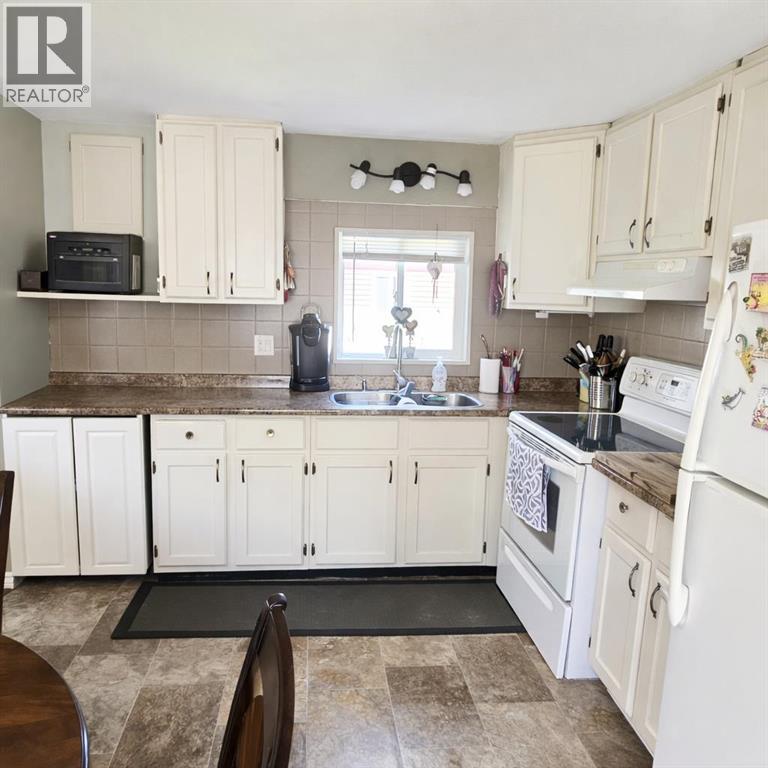 
          613 53 Street
            <br/>
            <span>Edson</span>
            , 
            <span>AB</span>
             <span>T7E1K9</span>
        