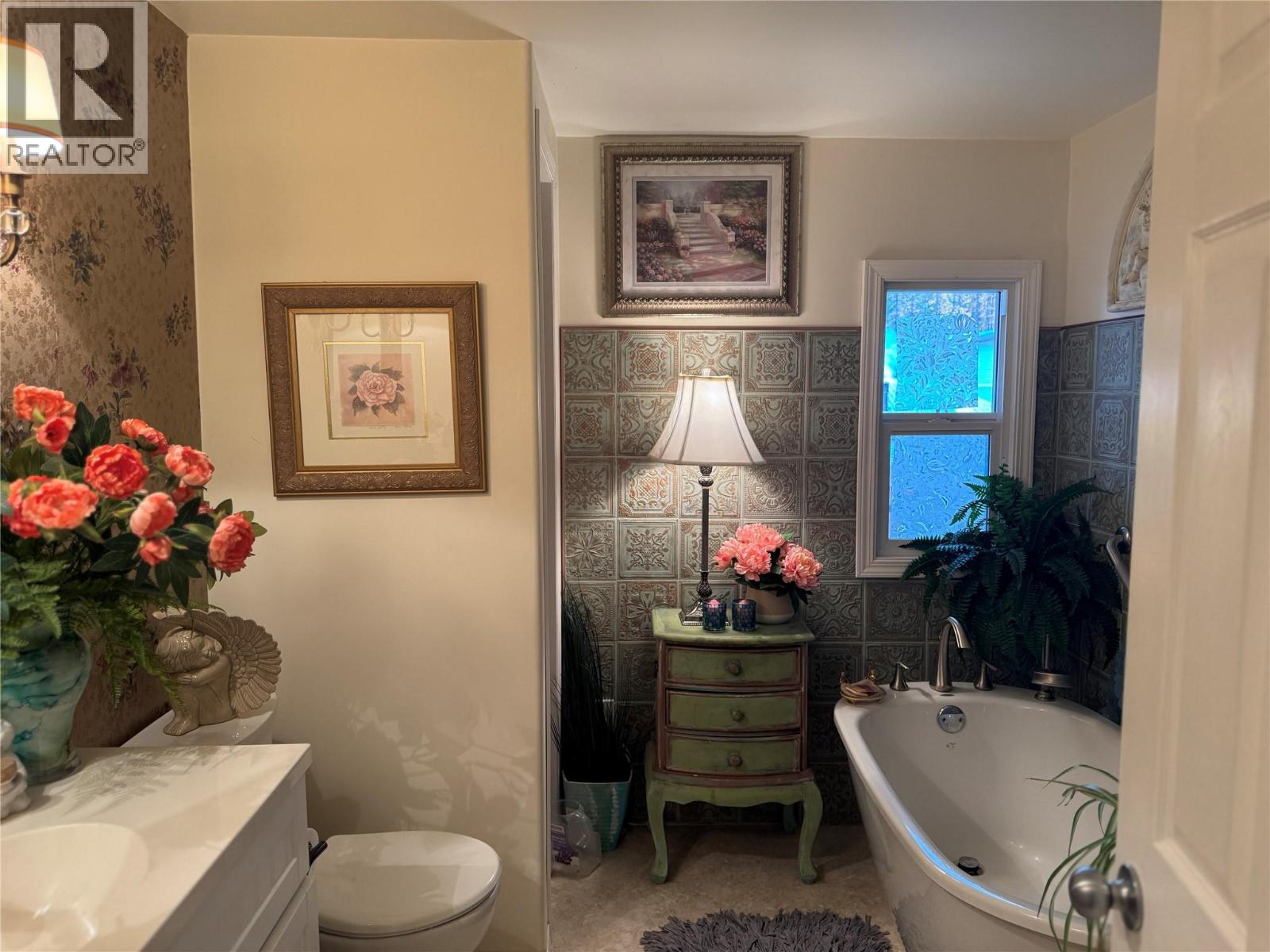 1368 Wenger Road, Arrow Creek