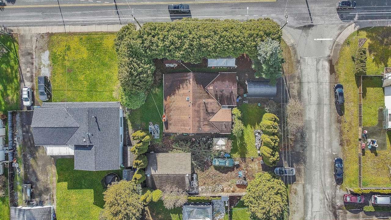 4 Bed, 3 Bath House for Sale in Surrey – 6032 171A STREET, Surrey - Image 11
