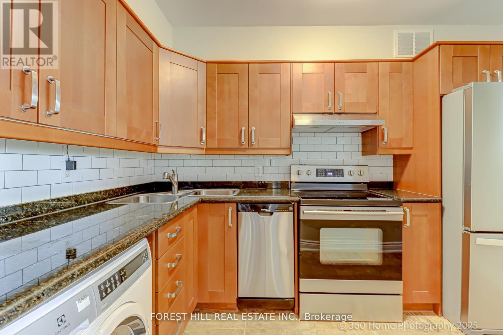 #403 5949 YONGE STREET - 4