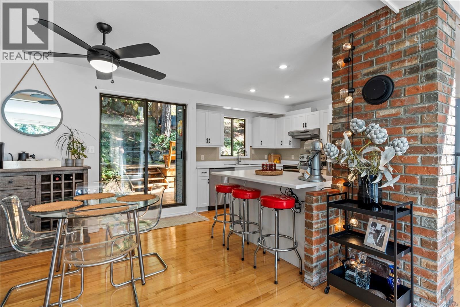 271 WOODHAVEN DR - 13