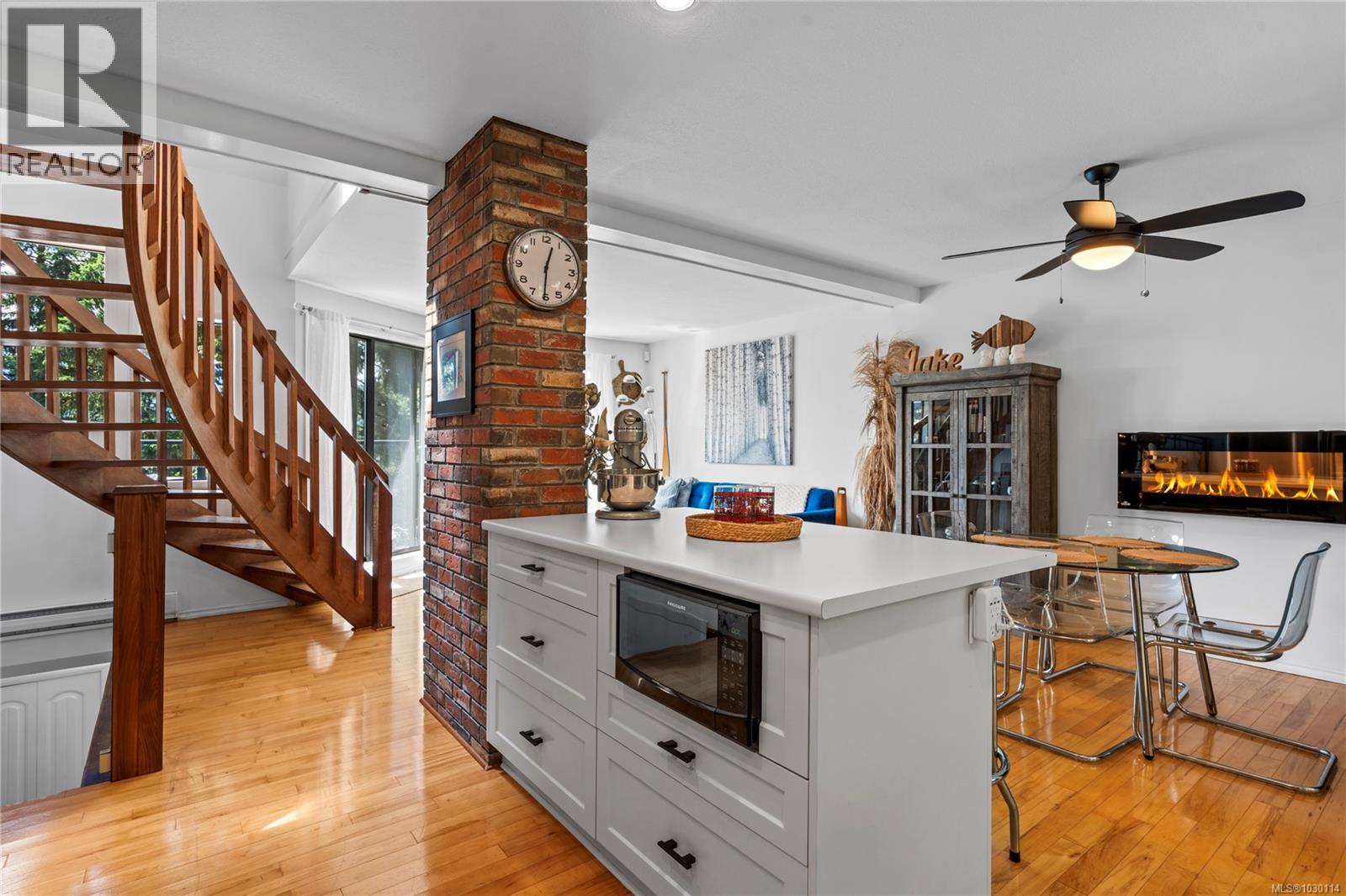 271 WOODHAVEN DR - 16