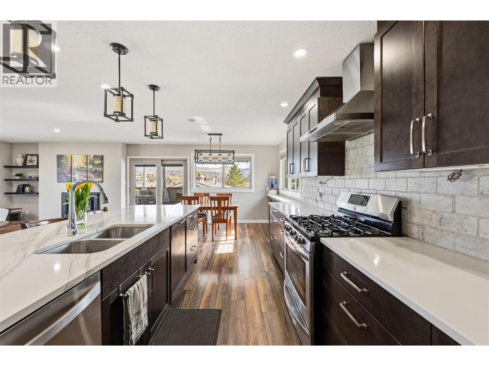 787 Kettle Avenue, Oliver