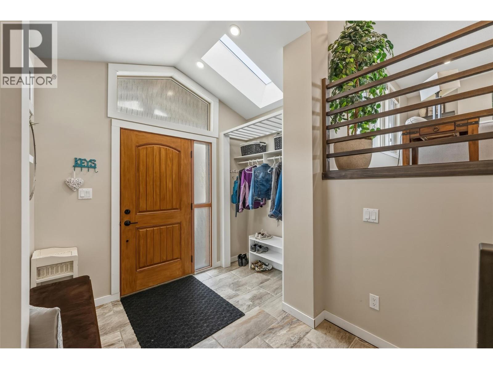 787 Kettle Avenue, Oliver