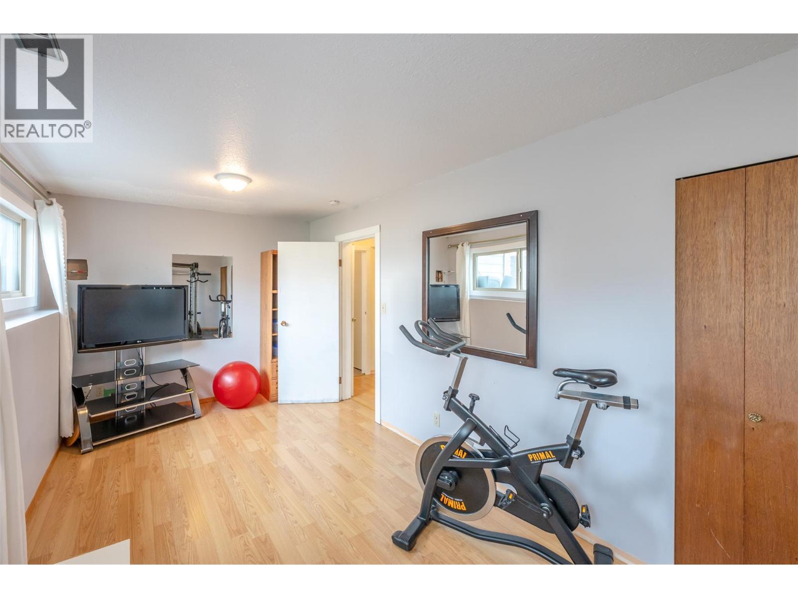 787 Kettle Avenue, Oliver