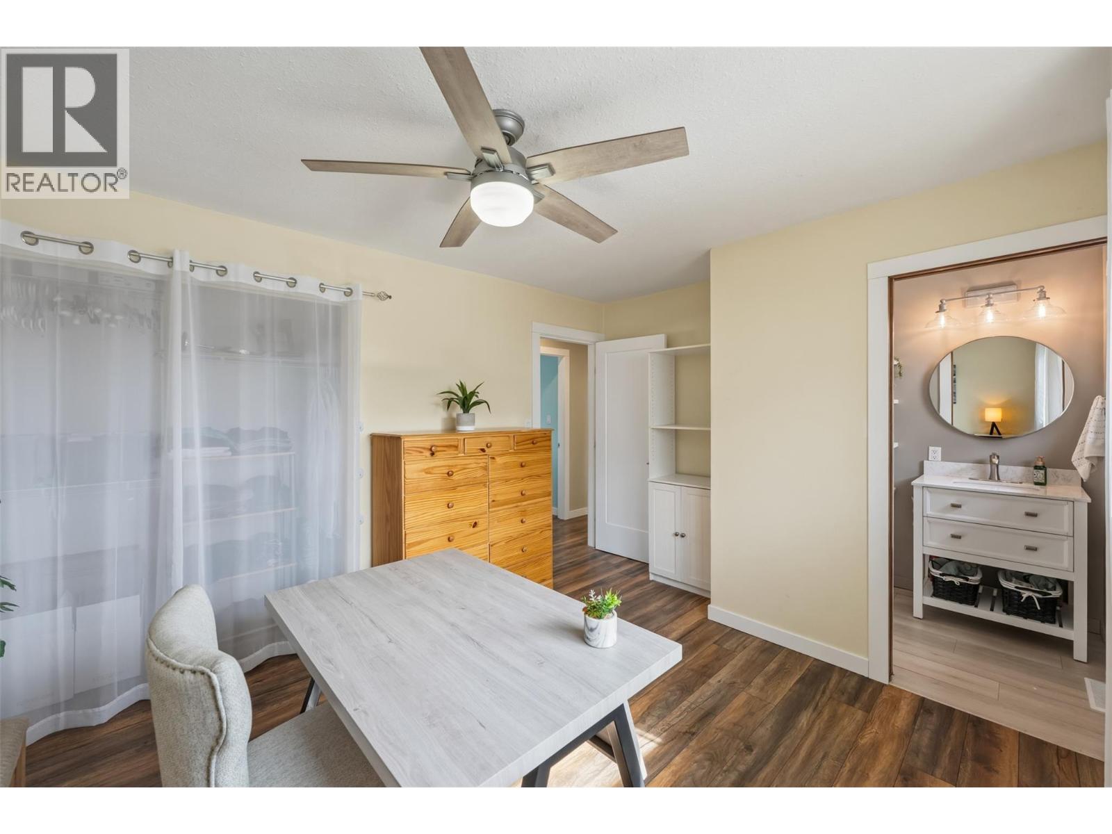 787 Kettle Avenue, Oliver