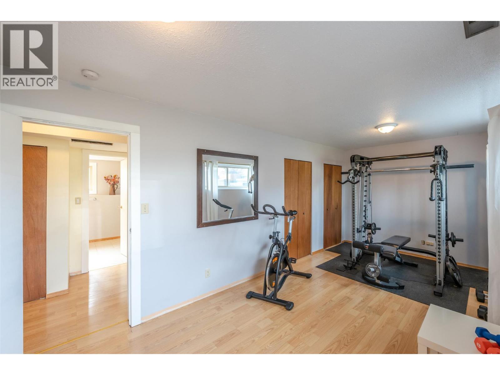 787 Kettle Avenue, Oliver