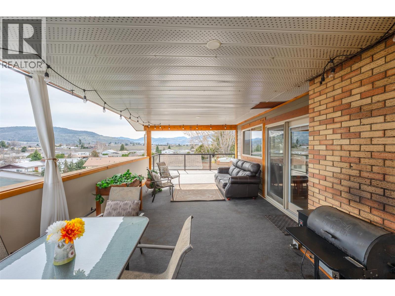 787 Kettle Avenue, Oliver