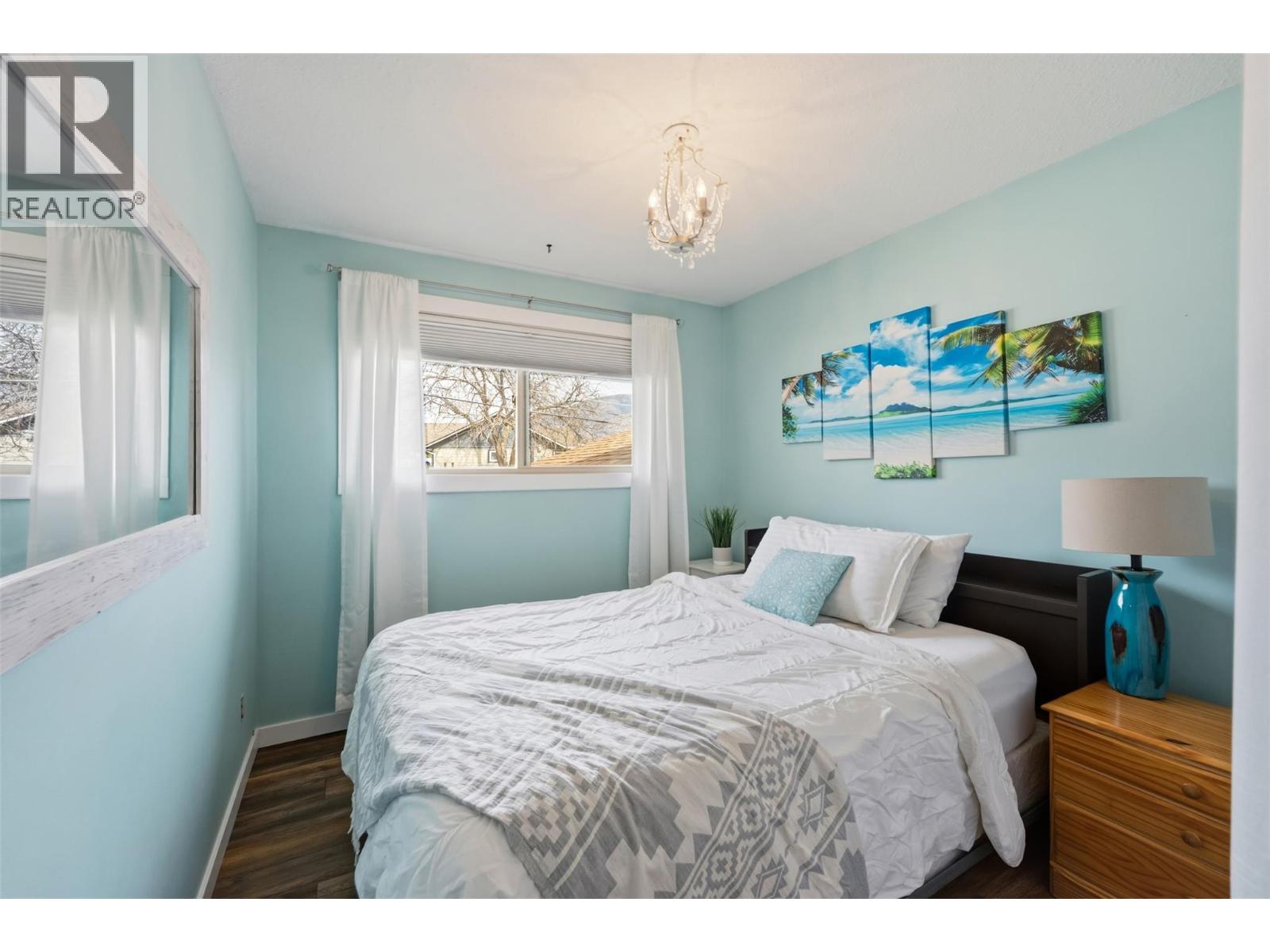 787 Kettle Avenue, Oliver