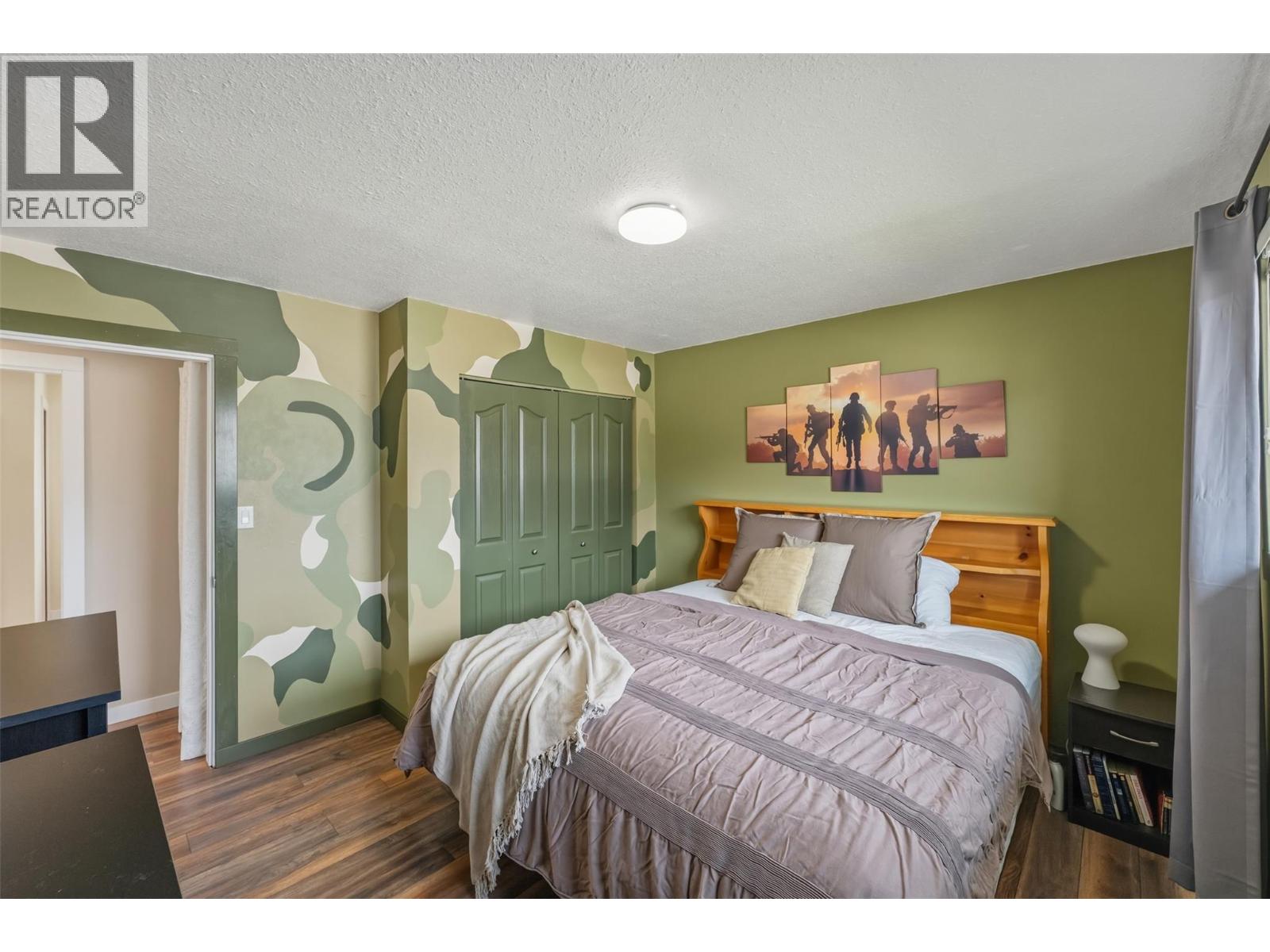 787 Kettle Avenue, Oliver