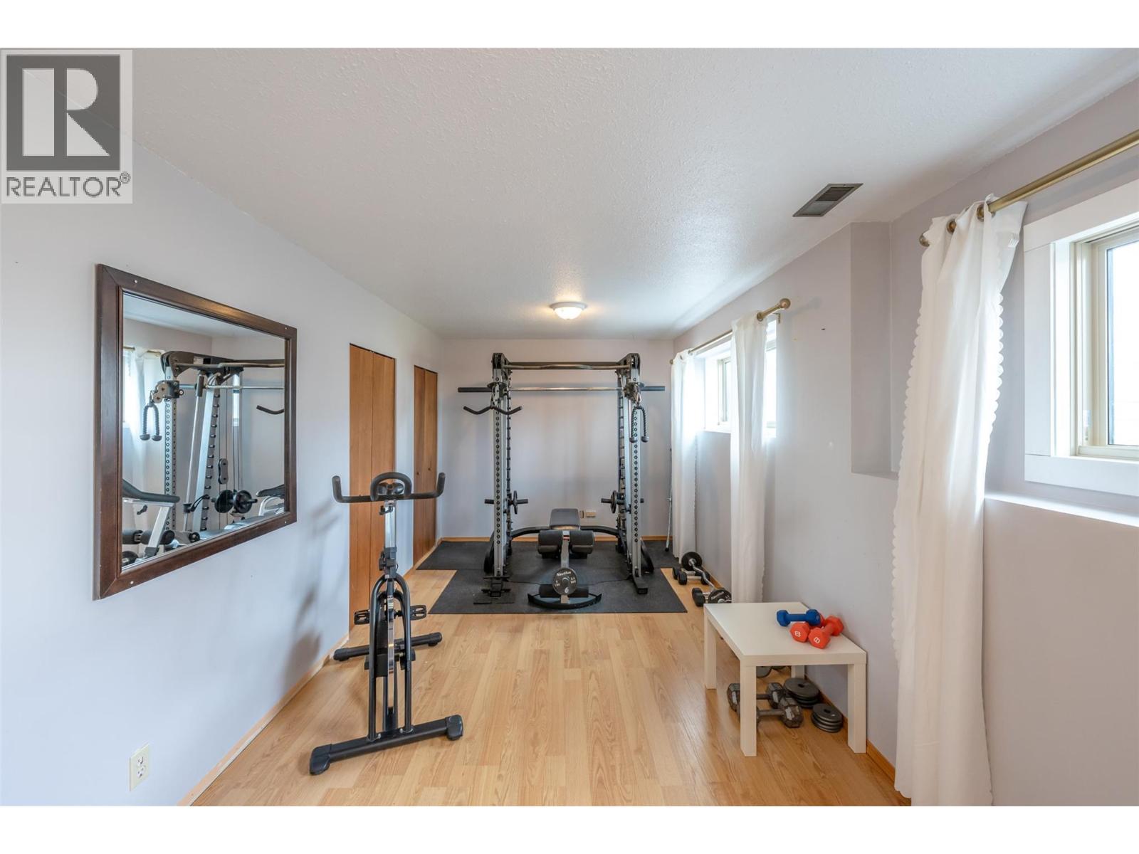 787 Kettle Avenue, Oliver