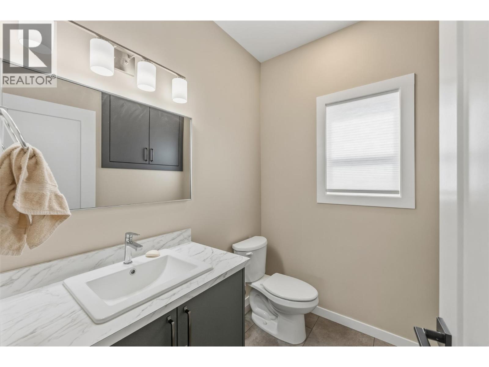 787 Kettle Avenue, Oliver