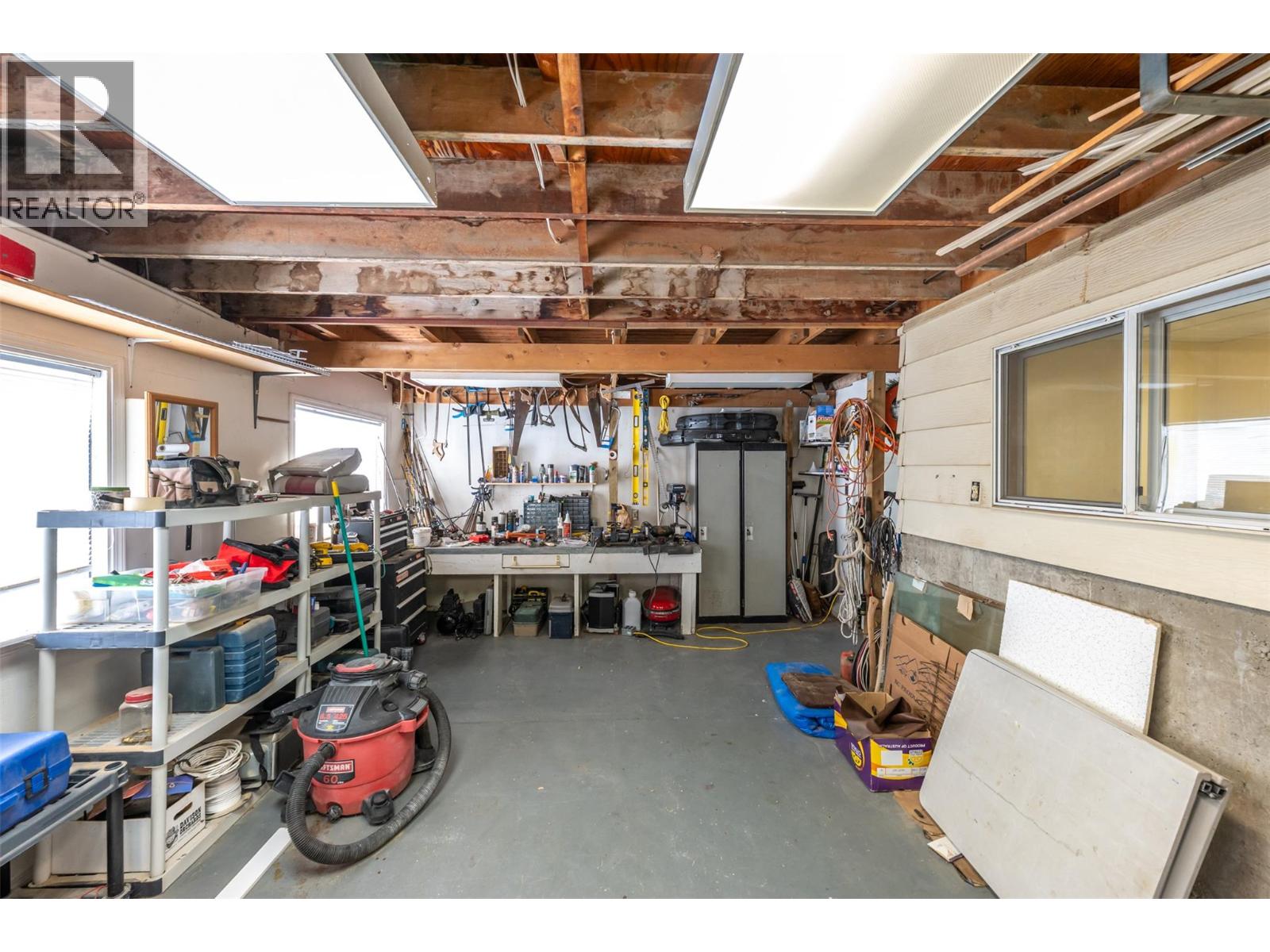 787 Kettle Avenue, Oliver