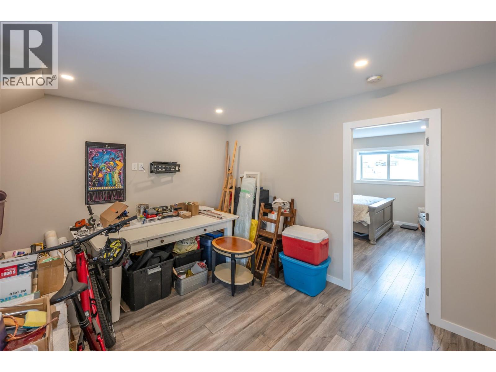 787 Kettle Avenue, Oliver