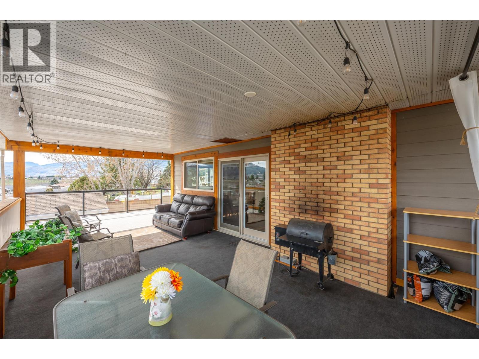 787 Kettle Avenue, Oliver