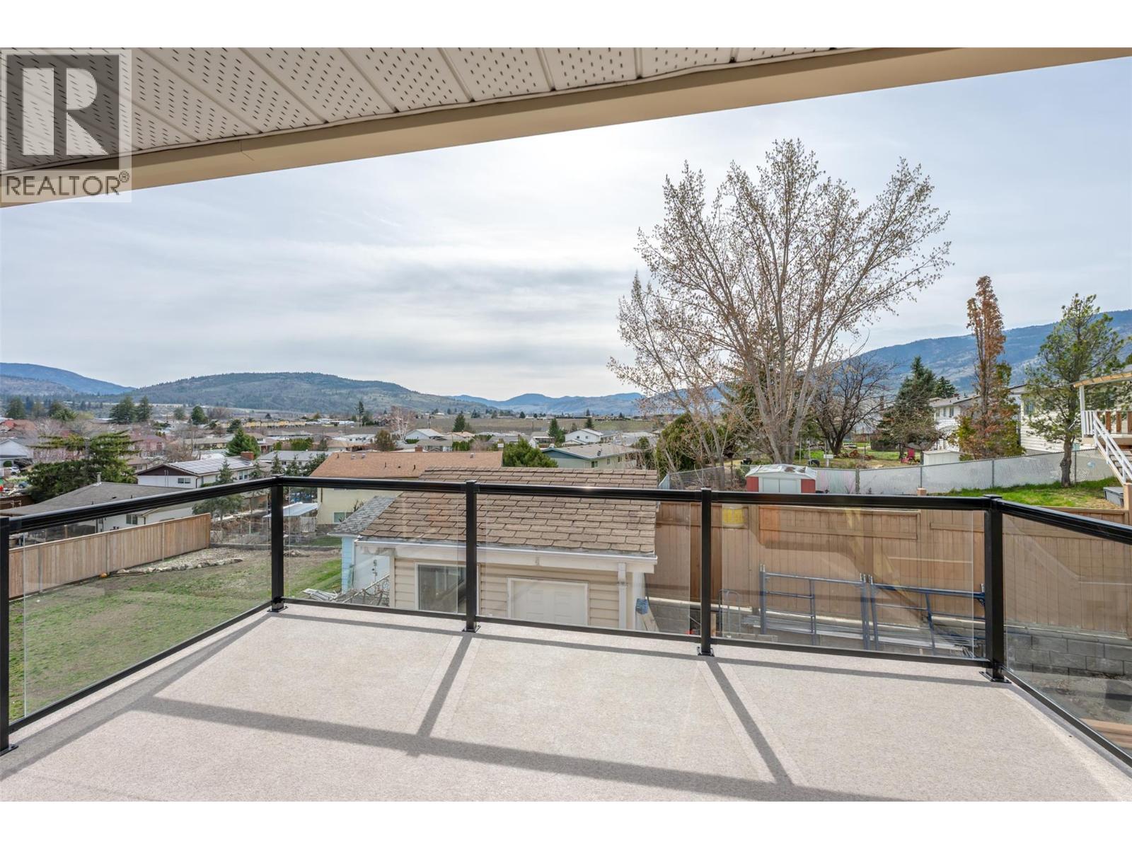 787 Kettle Avenue, Oliver