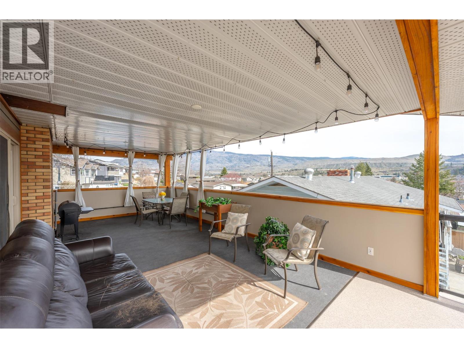 787 Kettle Avenue, Oliver