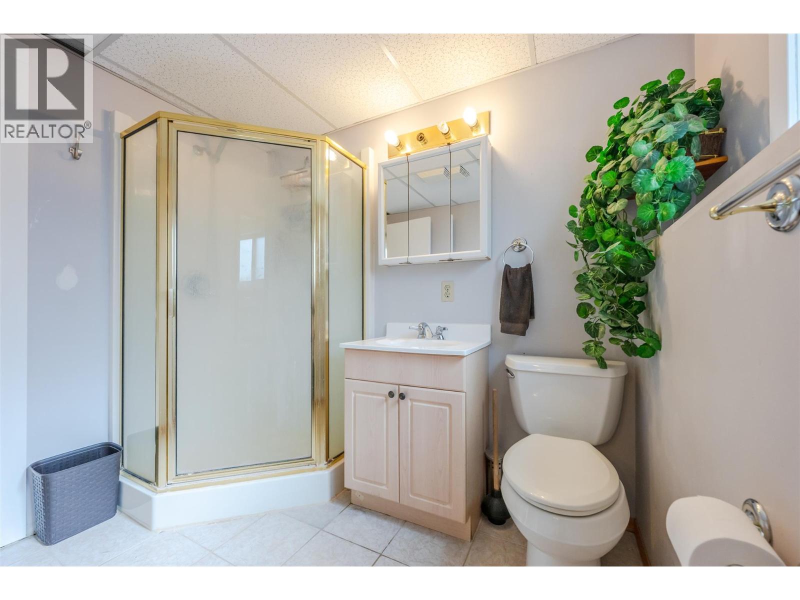 787 Kettle Avenue, Oliver