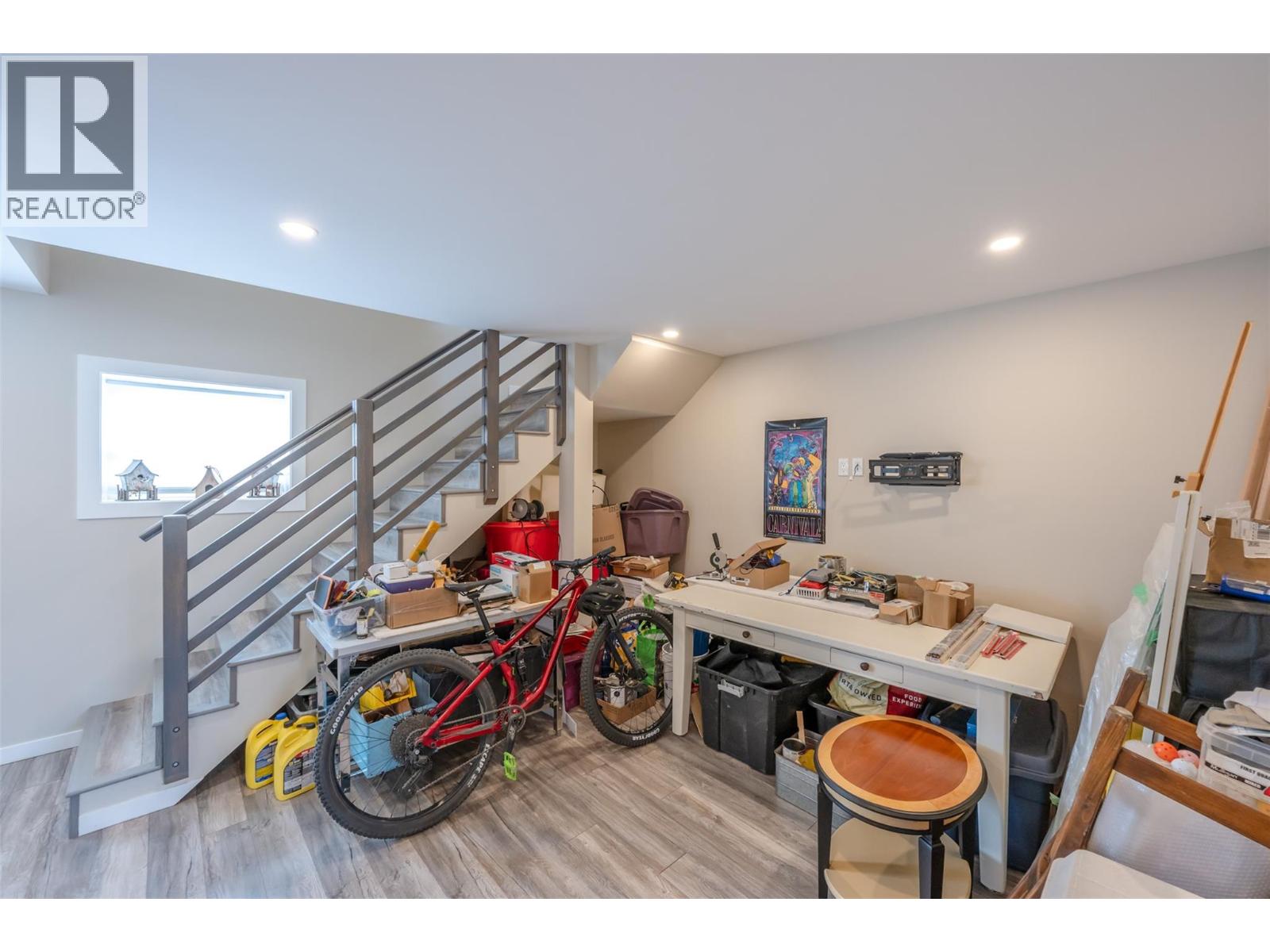 787 Kettle Avenue, Oliver